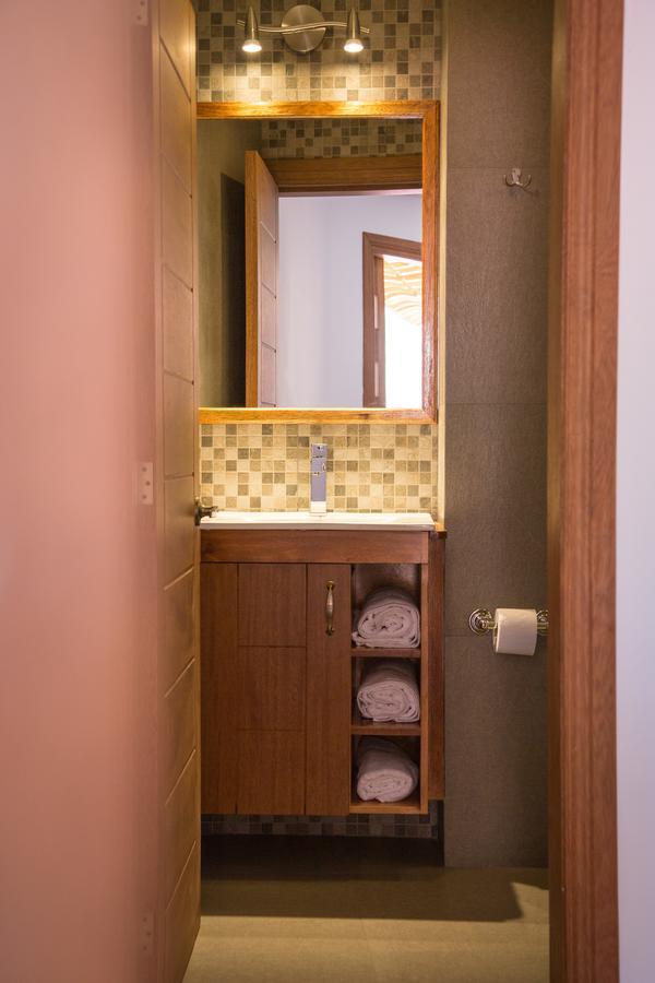 Community Hostel Алауси Экстерьер фото