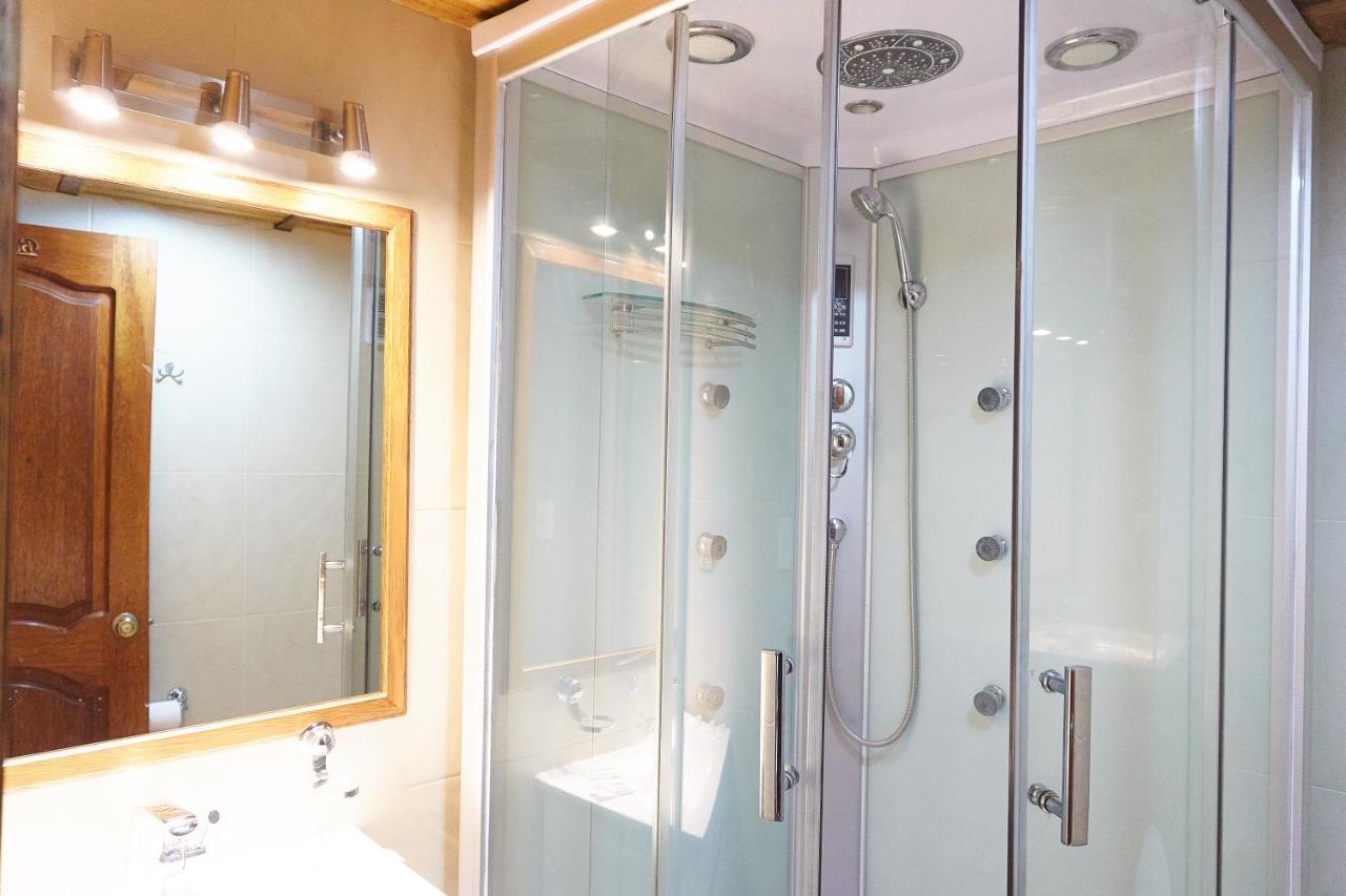 Community Hostel Алауси Экстерьер фото